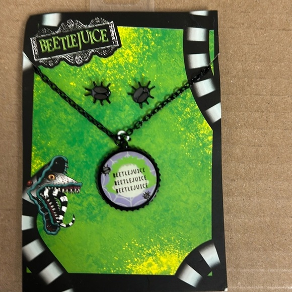 Beetle juice necklace and studs nwt - Picture 1 of 1